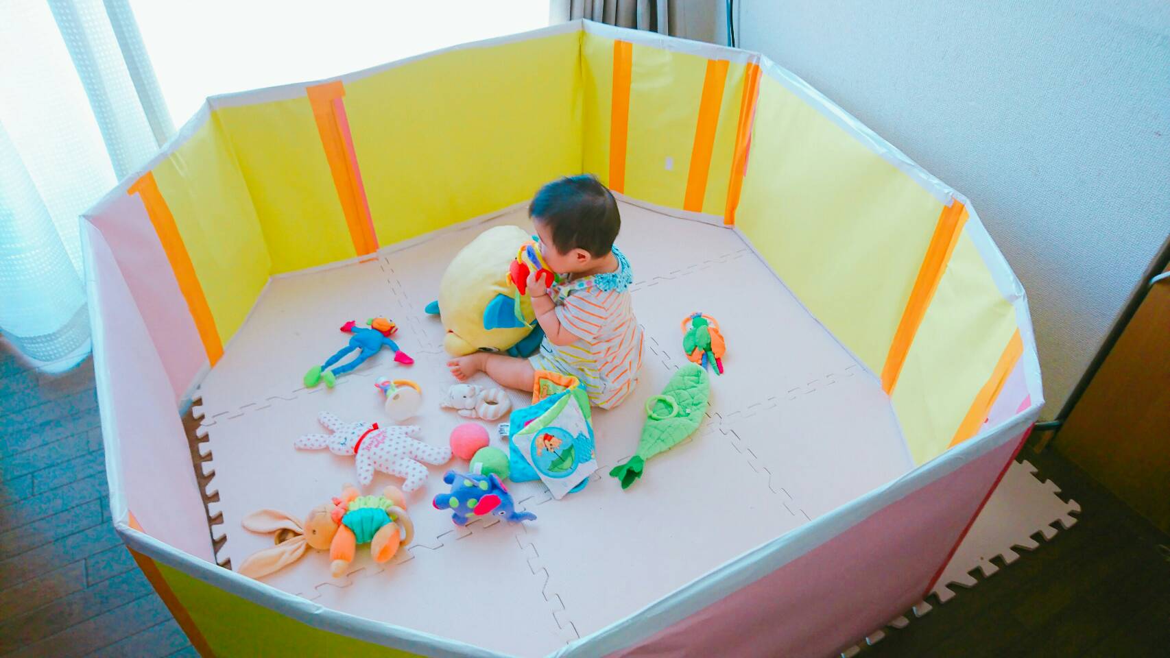 ベビーサークル 牛乳パックでDIYアラフォー時短勤務ワーママuricoのcoricoさん子育て備忘録