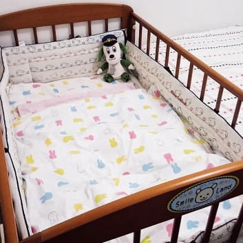 ベビーベッドまわりの収納を工夫 無印・100均・カゴ ワンアクションで赤ちゃんのお世話が楽になりますココハレスイッチ