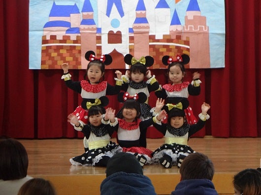 始業式の後、運動会に向けての２学期の体操「やんちゃ怪獣どっか～ん！体操」を学びました！ ^_^ v ﾍ ^o^２歳児・保育園対象児大歓迎！入園・入所はいつでも受け付けております！遠慮なくご参観ご相談下さい！< _ _ >