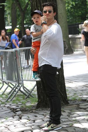 オーランド・ブルームとミランダ・カーの息子フリン君の成長アルバム💖 セレブ界癒しの存在が今年で13歳に！ 今後も成長から目が離せない👀ここからチェック🔗https:www.ellegirl.jp celeb g62505981 orlando-bloom-shares-rare-photos-of-son-flynn