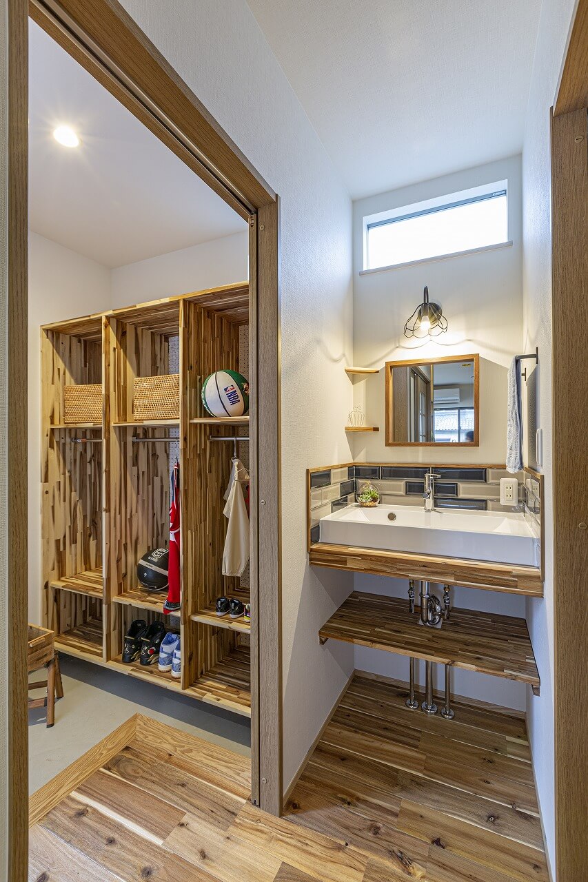 ファミリーロッカーを取り入れたい！注文住宅で便利におしゃれに導入するヒント - MY HOME STORY │スーモカウンター注文住宅