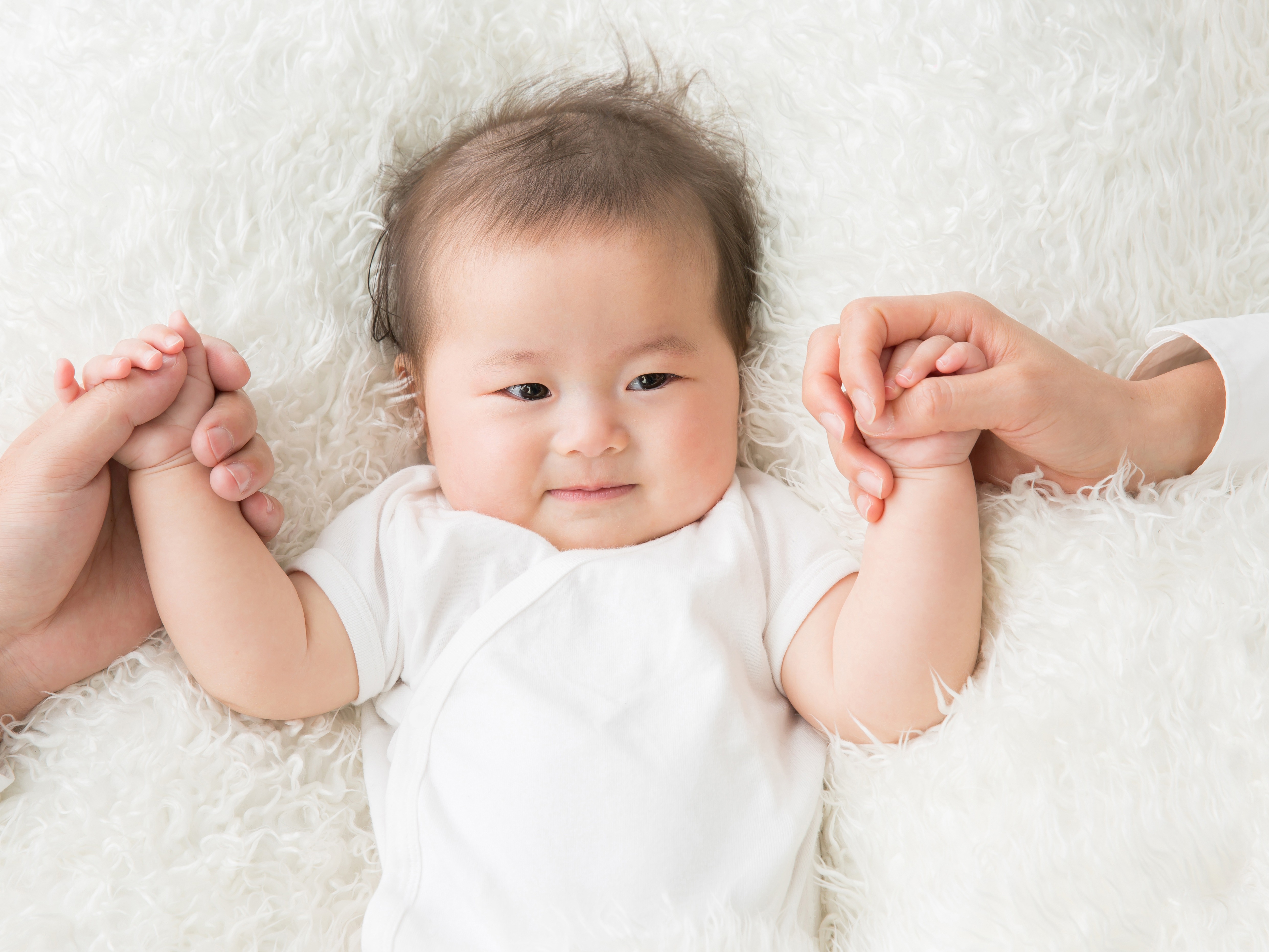 赤ちゃんを抱っこする夢を見た！男の子・女の子別の意味や重い赤ちゃんが暗示することカキコのいっぽ