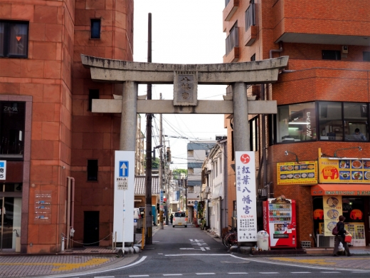 紅葉八幡宮-もみじさん-【公式】 | 【西新駅インスタコラボデジタルサイネージ】 西新地区の氏神様が紅葉八幡宮ということもあり、地下鉄西新駅にデジタル広告を出しております 