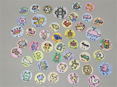 子ども達の好きな「きんぎょがにげた」の絵本をテーマに宝探しゲームに挑戦✨お部屋の様々な場所に隠れているきんぎょを探し、見つけると「あったー！」と大喜びのぶどう組さんでした🍇子ども園子どもの森チャイルドケアセンターリトルツリー都内保育園保育