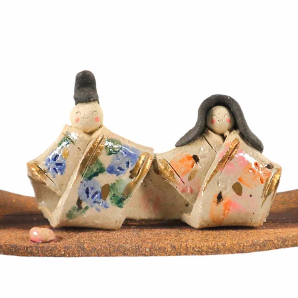 雛人形 コンパクト モダン おしゃれ かわいい お雛様 ミニ サイズ ひな人形 陶器染錦華小紋飾り雛 三段飾り立札 薬師窯 ひなまつり 人気インテリア 雛人形 コンパクト モダン おしゃれ インテリア ひな人形 おひなさま 華峰 芥子 鳳凰丸 ぼかしに桜 正絹西陣織