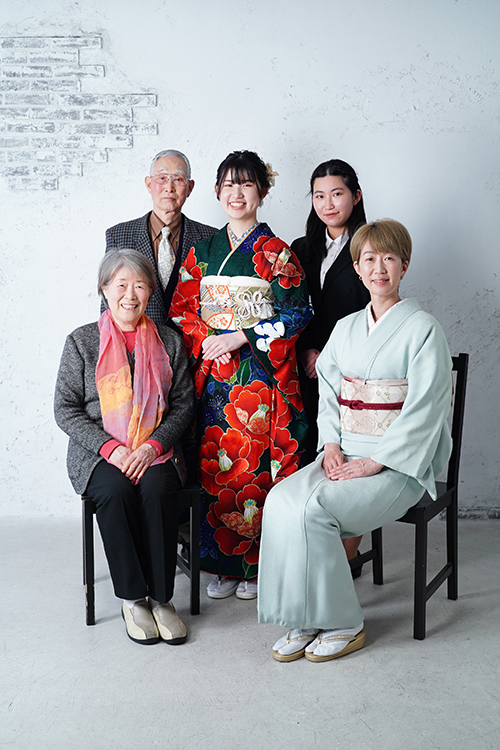 フォトスタジオで我が家らしい家族写真が撮りたい方へのユニークなアイディアをご紹介！ - コラムライフスタジオ