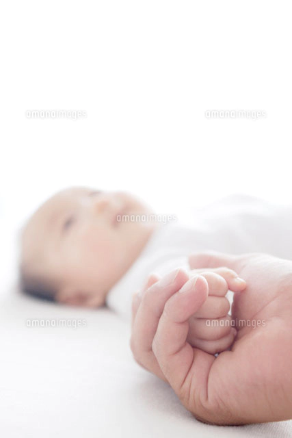 手を前に組むのイラスト素材 - PIXTA