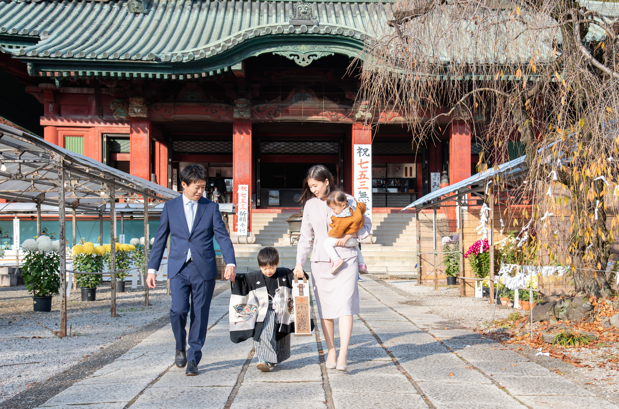 七五三での母親の服装！和装・洋装別の選び方や注意点 - ハピリィフォトスタジオ
