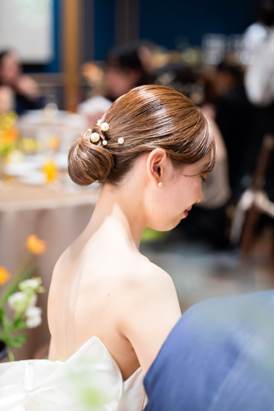 正面こそ重要な卒花の前髪事情🫶🏻 前髪あり、なしでまとめてご紹介です𓂃𓈒𓏸 皆さんはどちらが好きですか？😊ぜひ保存して、参考にしてみてください♪ SHare's @shares_1955sharesシェアーズシェアーズヘアメイクヘアメイクブライダルヘア結婚式花嫁ヘア