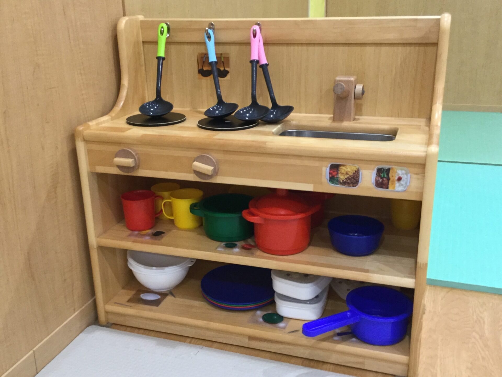 1歳児が遊び込める保育室の環境づくり 「思い」と環境をつなぐワークショップ1 みんなの幼児と保育