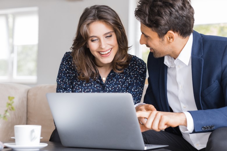 職場に好きな人がいる方必見！職場で好きな女性にみせる男性の行動10選