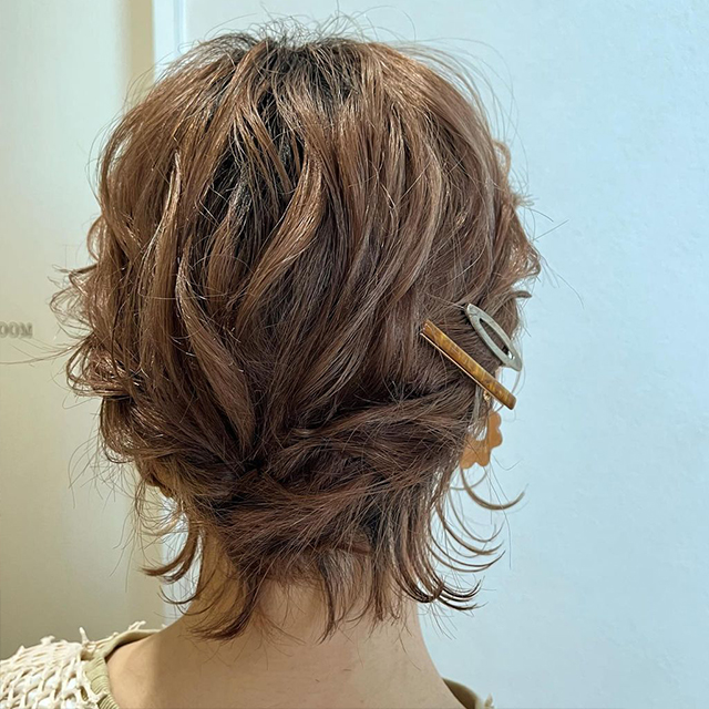 結婚式にやりたい♡ショートヘアさんのためのお呼ばれアレンジ - 結婚式のドレスレンタルはパーティドレススタイル