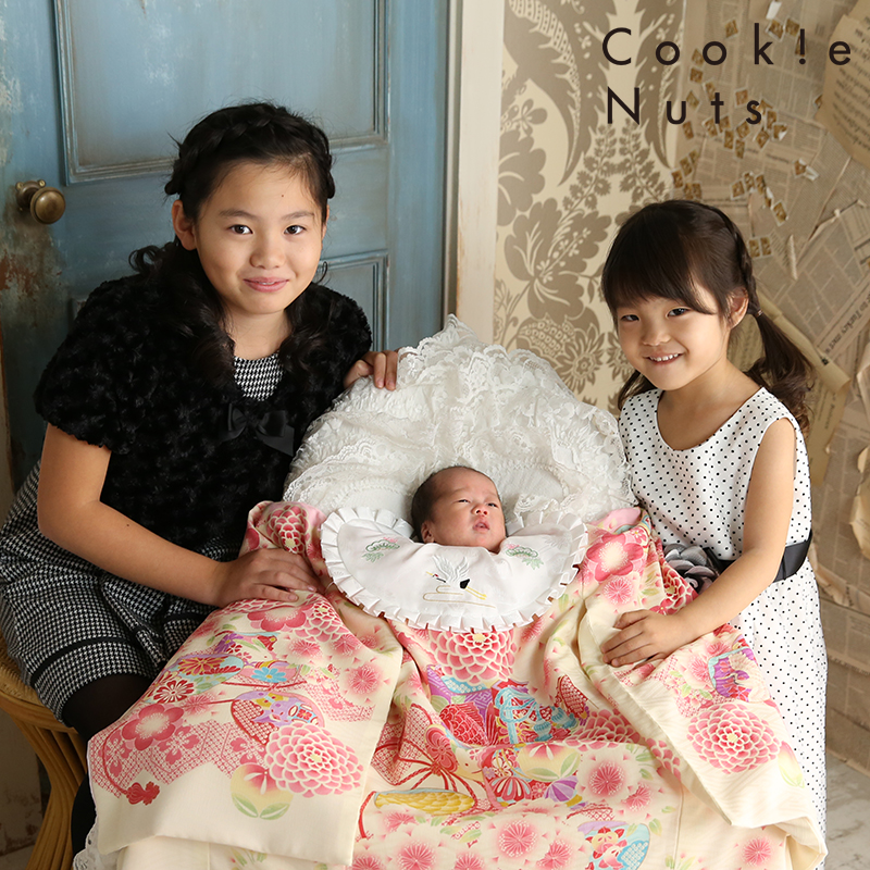 お宮参り 撮影時の兄弟の服装は何がいいの？男の子、女の子それぞれご紹介いたします。トータルフォトスタジオトマト栃木県小山市の写真館です。七五三、 お宮参り、成人式はトマトへ