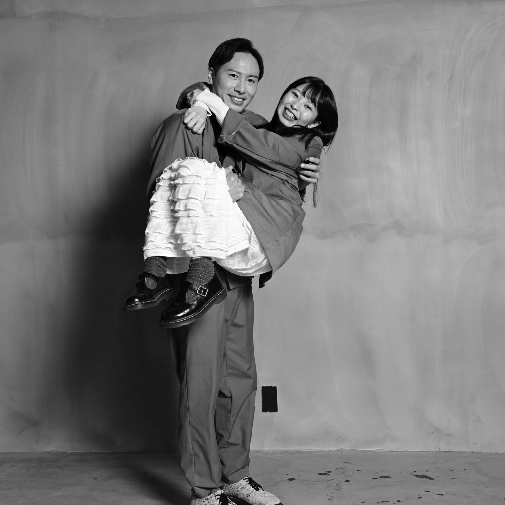 ポーズと体型『おんぶ』 - CLIP STUDIO ASSETS