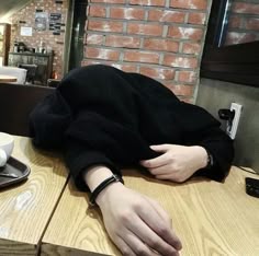 匂わせレベル89」コラコラ彼氏写ってるよ！！wンモ〜匂わせと言うか嗅がせ嗅がせ投稿