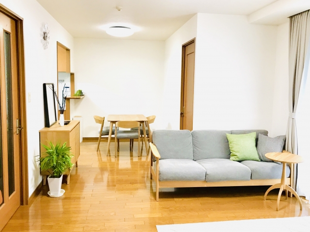 小さな子どもが3人いてすごい汚部屋。どこから片付けたらいいの