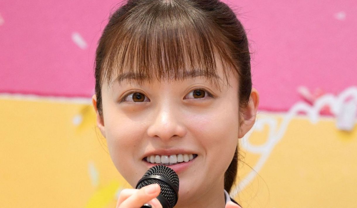 橋本環奈、双子なの!?「平等に愛を注いでもらった」尊すぎる家族愛にジーンarweb アールウェブ