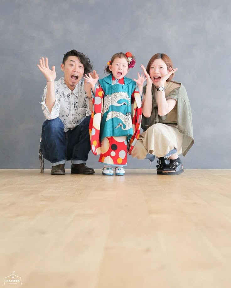 2025年最新 おしゃれな家族写真の撮り方！服装と構図を徹底解説スタジオキャラット七五三・お宮参り・成人式・マタニティフォトの写真撮影