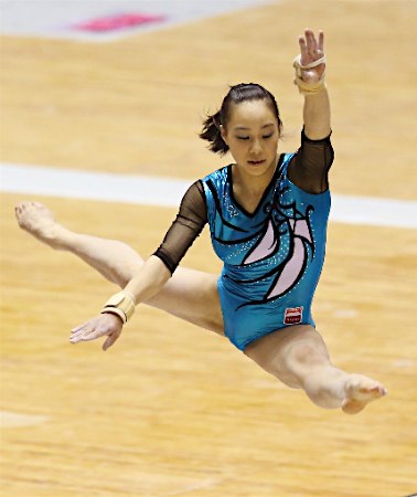 輝いたスポーツ美女たち シャラポワはエッフェル塔をバックに - スポーツ - ZAKZAK