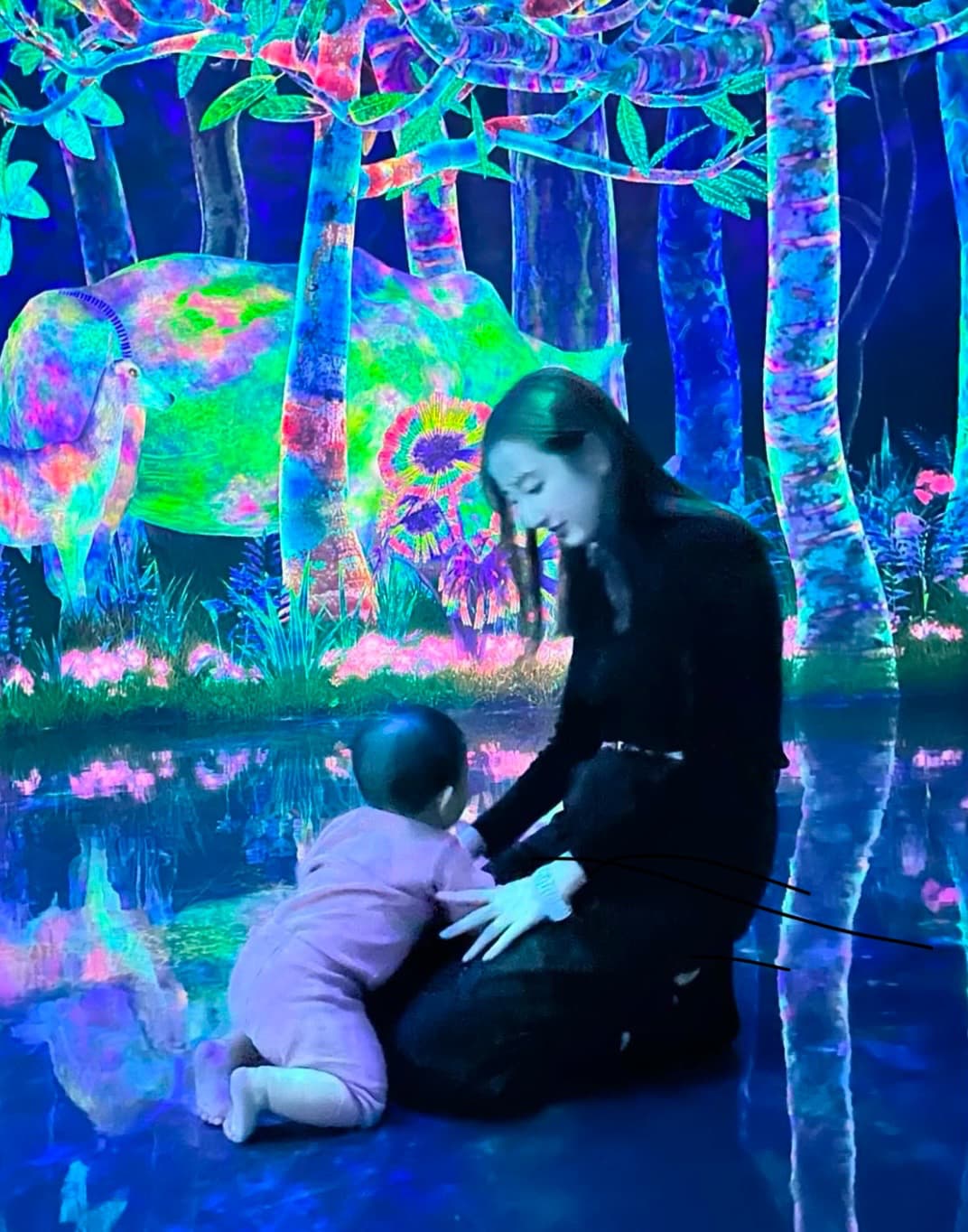 今年一目惚れした @zara のセットアップ着た🤍 カラーの組み合わせが好きすぎてすぐGET🌼 そしてこの日はバスに乗って1万歩以上歩いた✌️