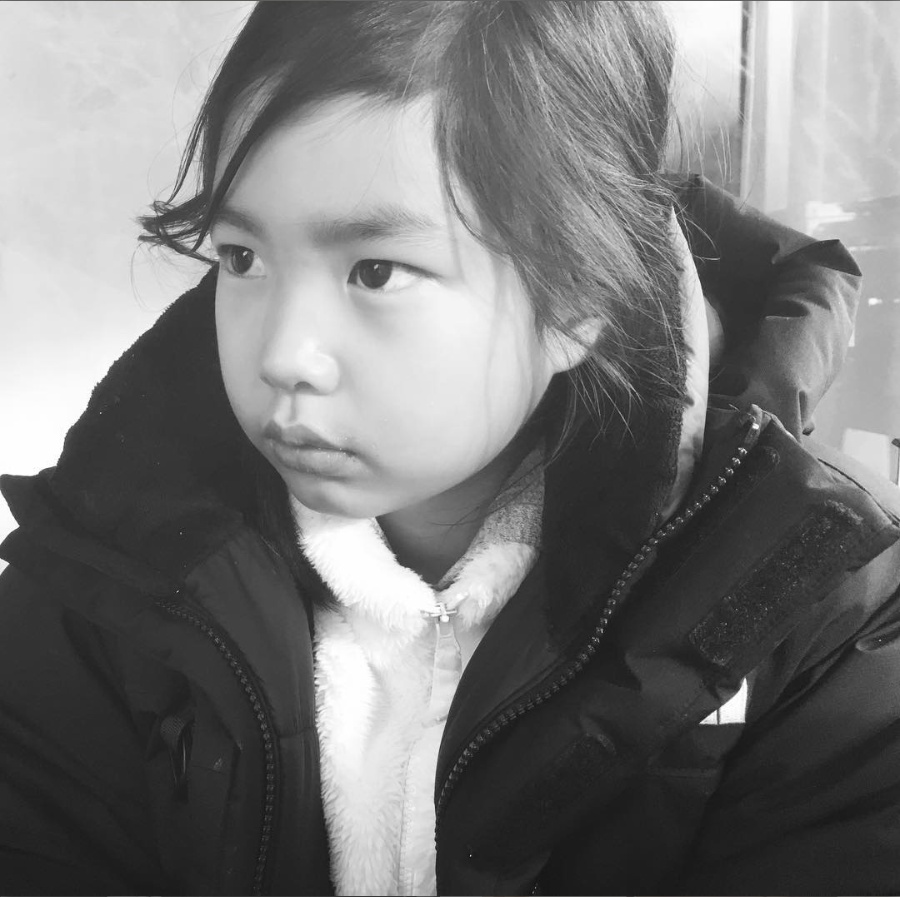 カンボジア 子供の売り子 写真素材4836102- フォトライブラリ