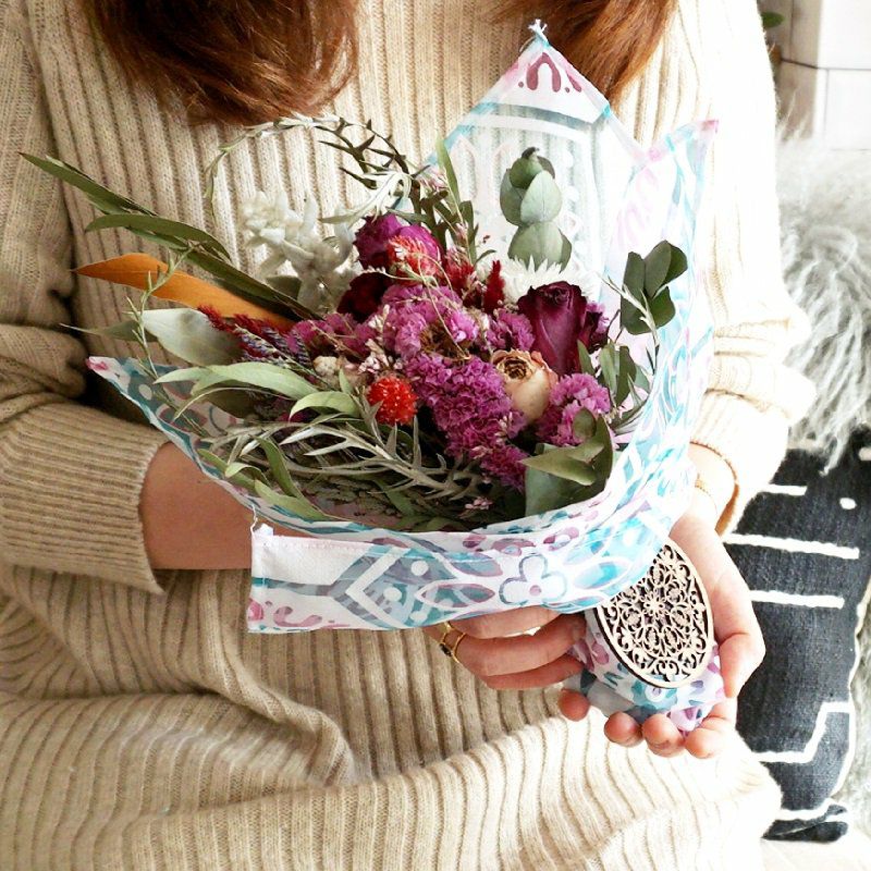 髪飾り等にも お祝いごとにドライフラワーは使える? 縁起物としての意味は