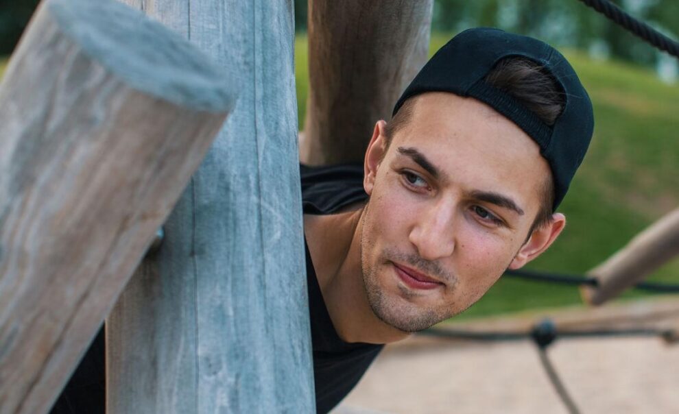 AmazonBulbaCraft スウェーデンステッカー ウォーターボトルとノートパソコン用 - 北欧パーティーの記念品&装飾、防水ビニール スウェーデンデカール、スウェーデンの国旗と文化ステッカーラップトップデカール、女性と男性へのギフトシール・ステッカーおもちゃ