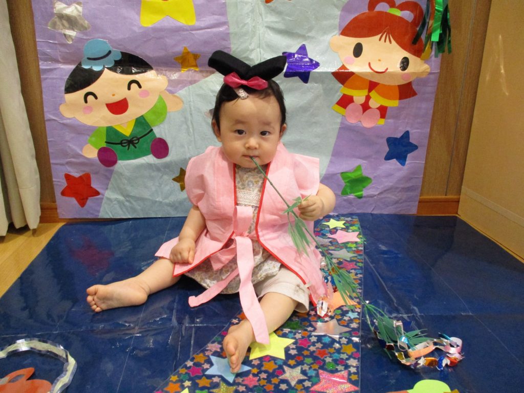 Amazon.co.jp: next.design 寝相アート 七夕 天の川 短冊 笹 織姫 彦星 星空 マット ブランケット おくるみ 膝掛け 祝い赤ちゃん インスタ映え 記念写真 撮影 背景 メモリアルグッズ 成長記録 飾り 男の子 サニーマット パーティー 写真撮影 飾り付け 背景布 小物雑貨 装飾