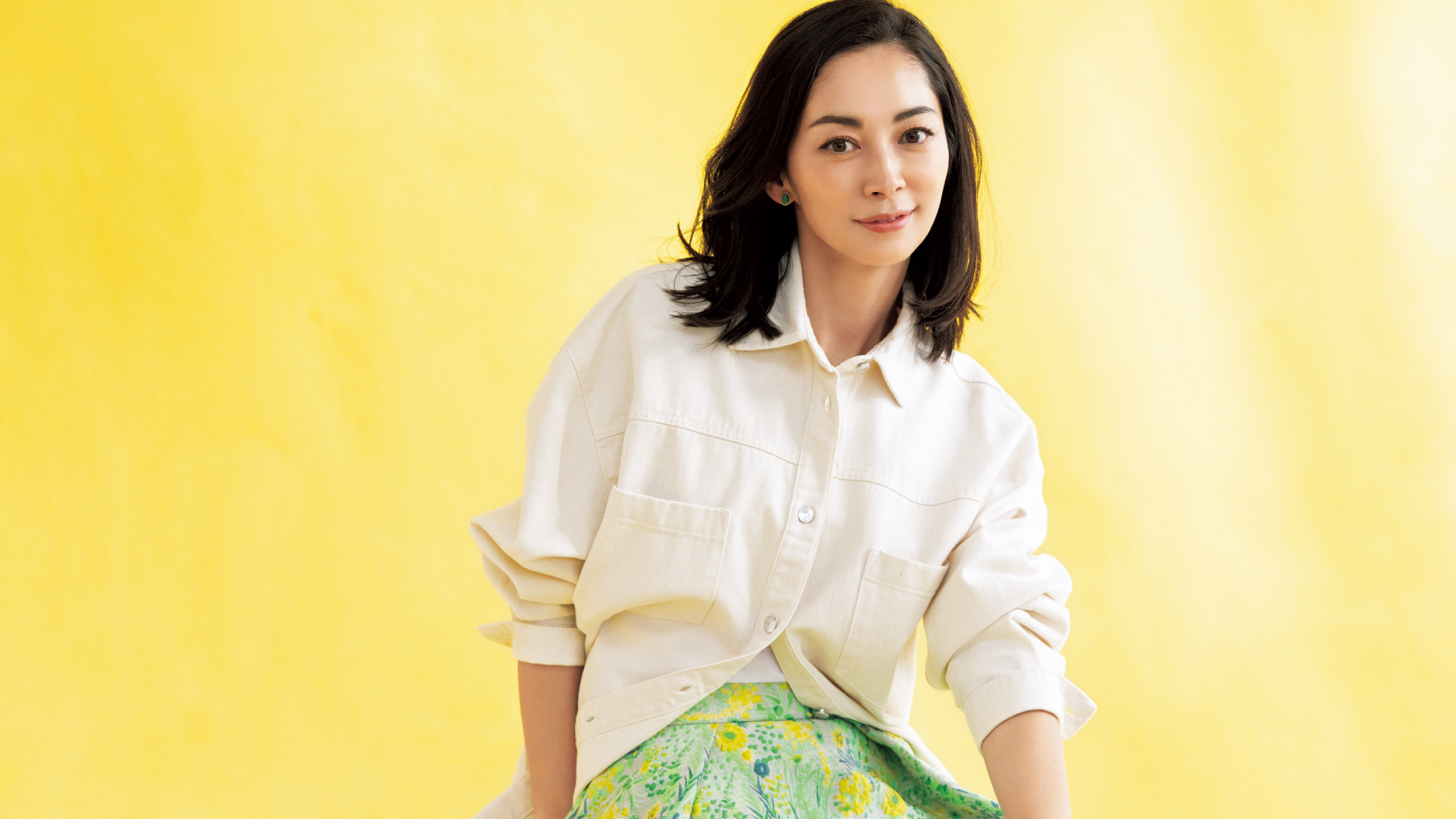 2ページ目 凌辱アリの濡れ場にいどみ、パチンコメーカー御曹司と結婚 「電車男」再放送で伊東美咲 45 の変わらぬ美貌に「エルメスたんかわいすぎて絶叫」の声文春オンライン