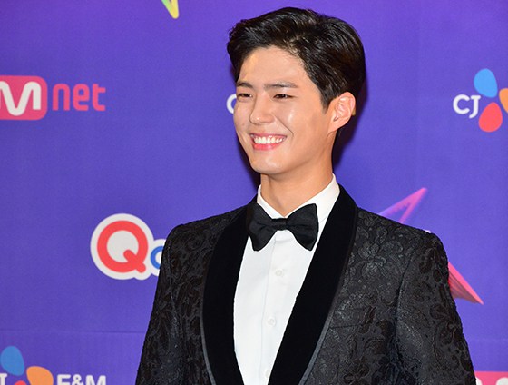 パク・ボゴム、和気あいあいの家族写真 ドラマ「青春の記録」ビハインド公開K-POP、韓国エンタメニュース、取材レポートならコレポ