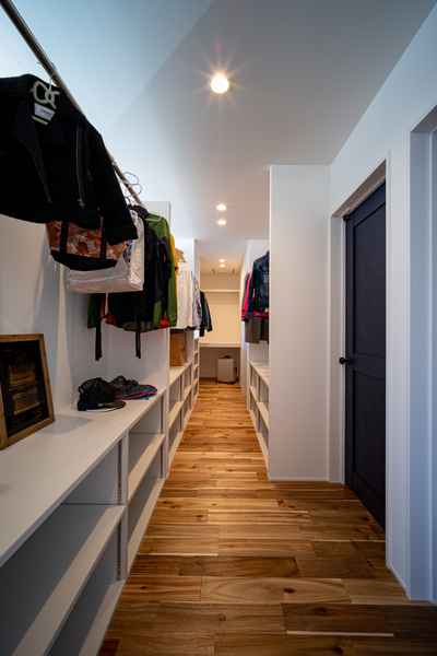 新築注文住宅レポート＃084 菊川市加茂 「ファミクロ＆ランドリールームのある モルタル風キッチンのお家」