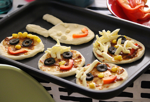 夏休みキッズパーティー第4回 キッズと手作り！ホットプレートで焼き立てピザを楽しもうアンジェ日々のコラム