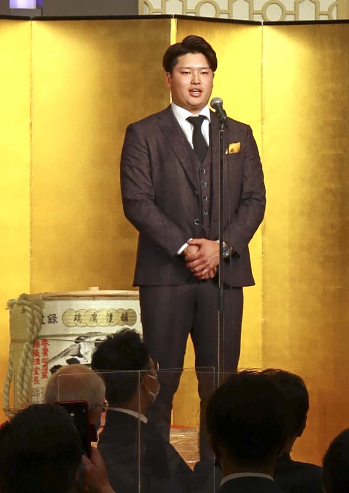 硬いボールやだ」と泣きべそをかいたヤクルト村上 “野球好き”にした母の言葉とは 2ページ目デイリー新潮