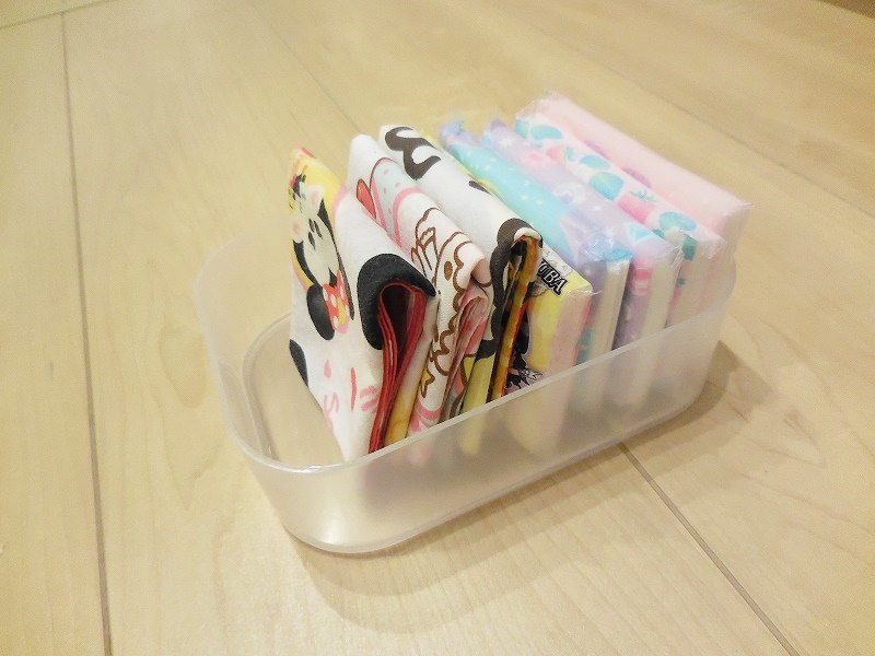 ママも子供も超ラクちん ^^♪ハンカチ・お弁当袋・給食袋etc はキッチンにぜーんぶまとめて収納。 - キッチン