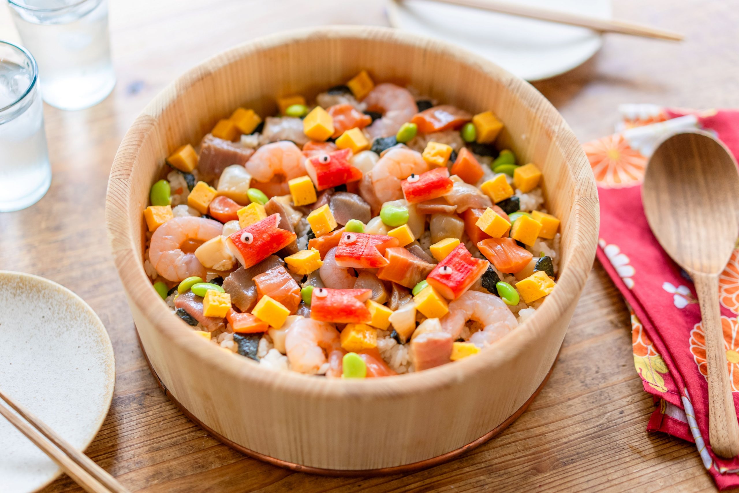 デコちらし寿司レシピ こどもの日にぴったり！可愛い「こいのぼり」寿司ケーキはいかが？沖縄の午後、心をひらく