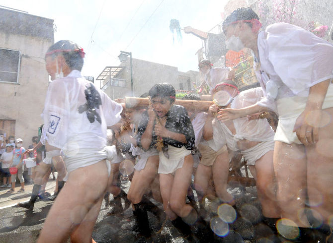 博多によーきんしゃったね！ グローバルでディープな博多の今をリアルにレポート！ 「博多に夏が来る！山笠のあるけん博多たい！」編〜1 2-Webカメラマン