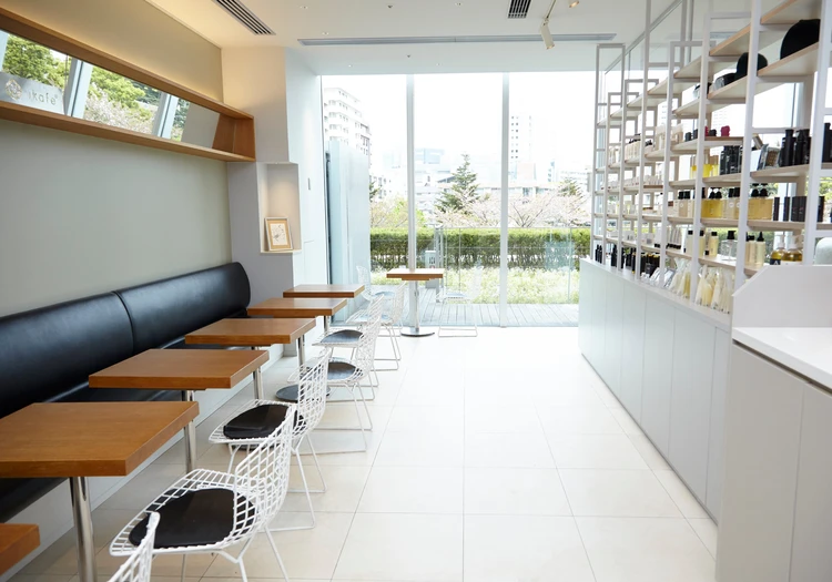 若くして亡くなった妹のために、なりたくなかった美容の世界に」uka代表・渡邉季穂さん – STORYストーリィオフィシャルサイト