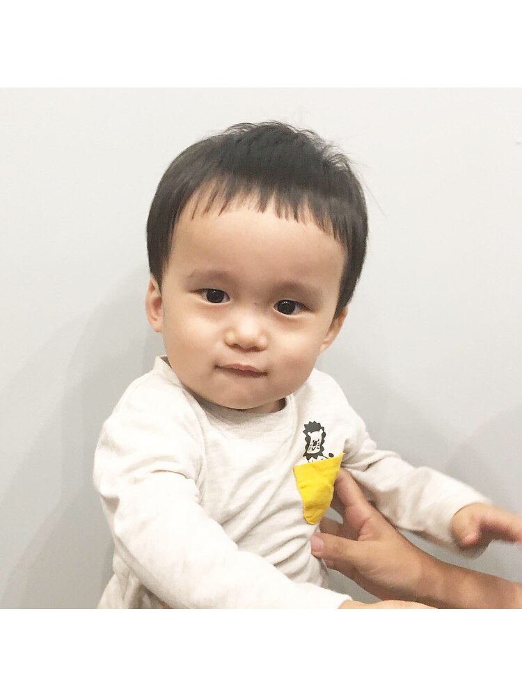 写真解説 1歳の男の子・女の子の赤ちゃんの簡単セルフヘアカット！子育てメディア memorico