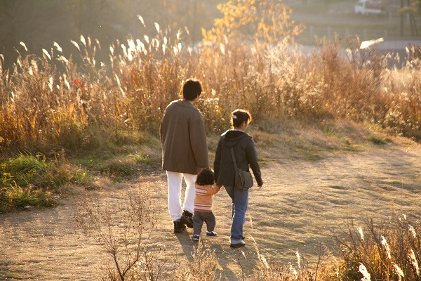 親子 仲良し イメージ - No: 5051964写真素材なら「写真AC」無料 フリー ダウンロードOK