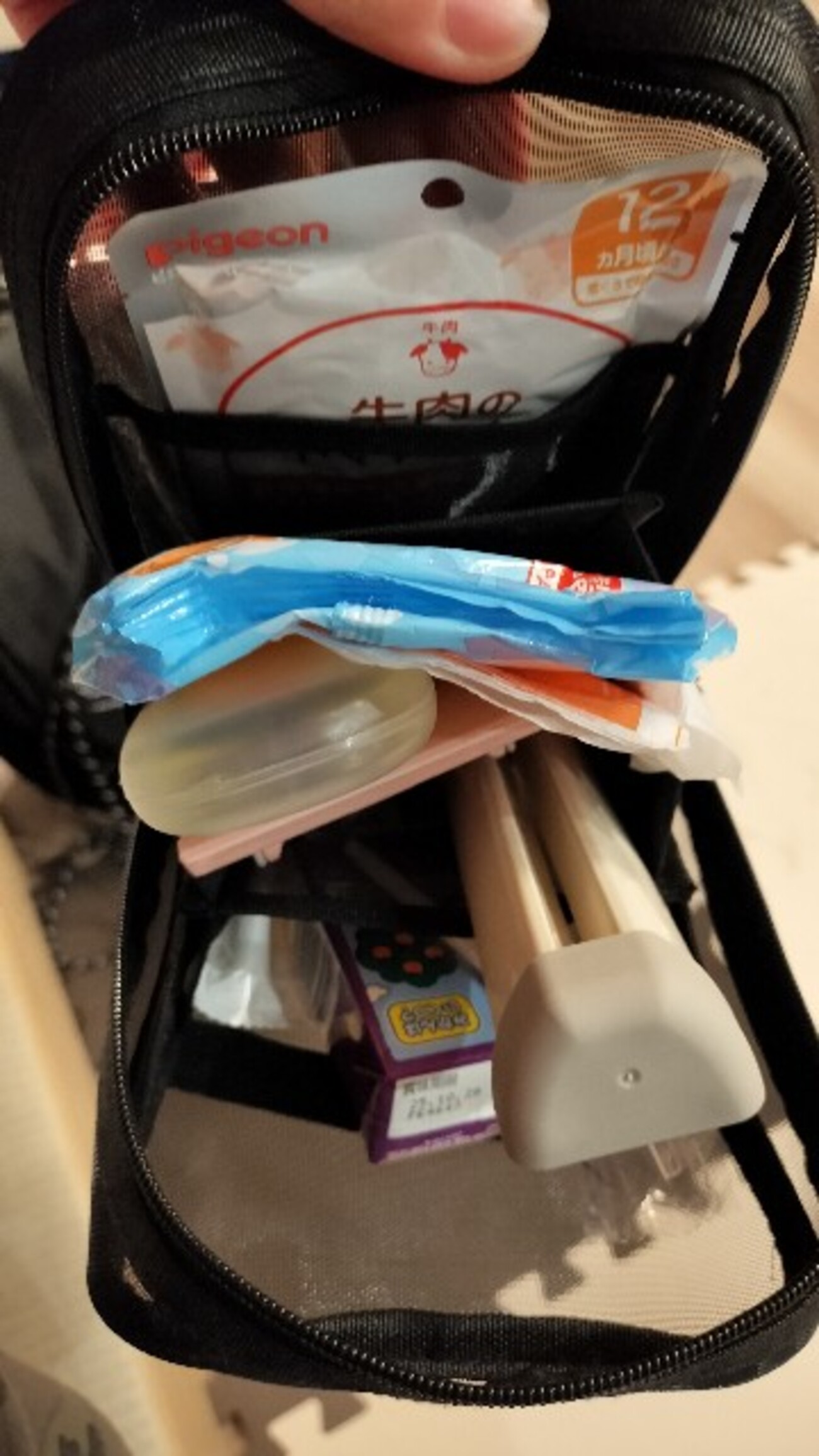 ダイソーに、赤ちゃん便利グッズがたくさん出てました👶✨daisoダイソー 100均ベビーグッズ オムツポーチ 母子手帳ケース ベビーカー マグマグポーチ