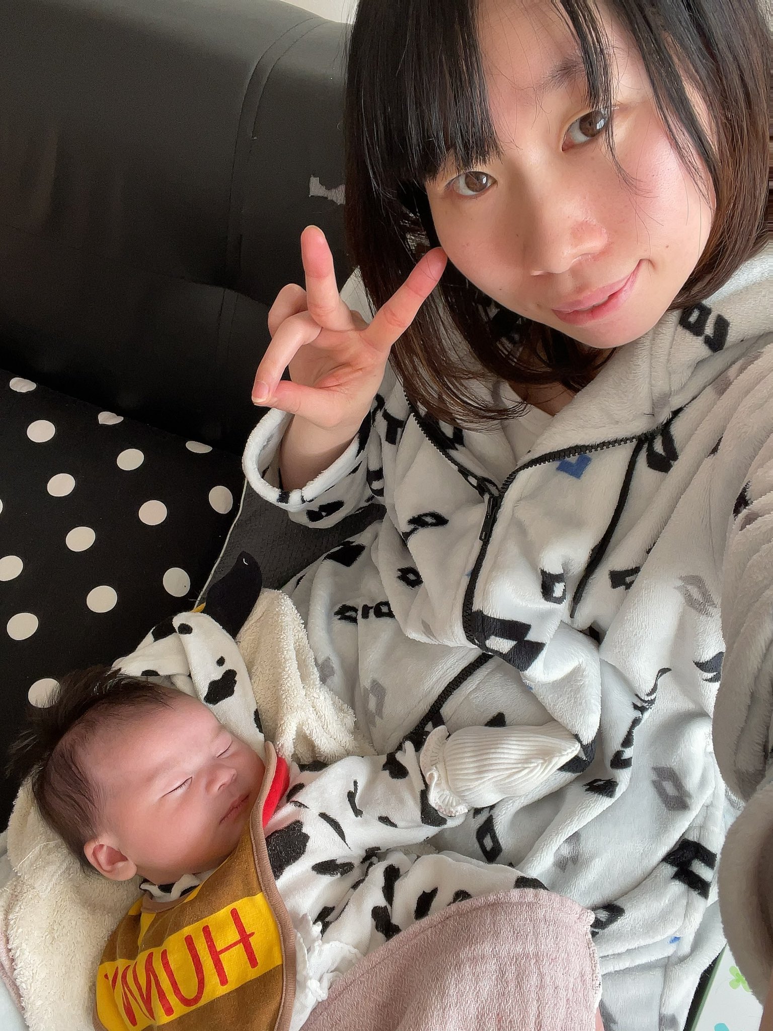 医師解説 赤ちゃんは横向きで寝てもいい？リスクや横向き寝を直す方法について