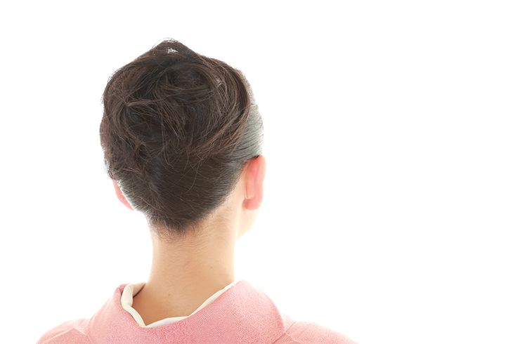 着物ヘア 柔らかい雰囲氣と落ち着いた淑やかさ✨ さまざまな年代 さまざまなシーンにご提案できるスタイルです着物ヘア着物髪型訪問着ヘアシニヨンアレンジソフトシニヨン七五三ママヘア出張着付け東京出張ヘアメイクフリーランスヘアメイクおうちお