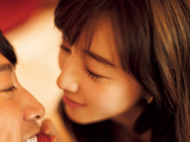 田中みな実ちゃん🧡と 寝起きのアレックス💛 . みな実ちゃんが席を外してる間 私の腕の中でお利口さんにママを待つリックくん✨めちゃくちゃ可愛いかった🐶 . みな実ちゃんは 皆んなに分け隔てなく 心遣いの出来る素敵な女性🧡💛 田中みな実ナチュラル美人