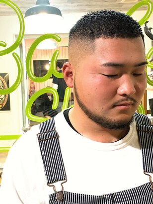 メンズ髪型 坊主フェード から 伸ばしながら フェードカットバーバースタイルバングアップ,テーパーフェード坊主から髪を伸ばすPT.3