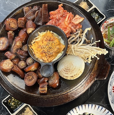 食べきれなくてもつい食べたくなってしまうんよな🤤 📍東京 新大久保「チーズマニマニ2号店」 #TikTokグルメ