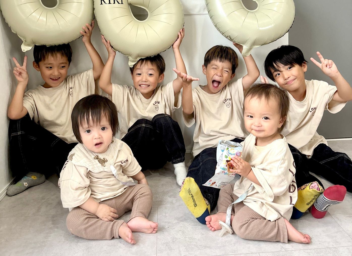 男の品定めをする母と娘 イラスト素材4978918- フォトライブラリ