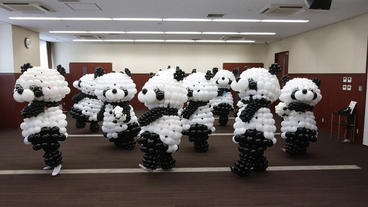 風船おじさんです。大人用、子供用の風船着ぐるみをイベントでお貸ししています。趣味でやっているので、今のところ無料貸出。 大切に使っていただければ、 着ぐるみ着用して記念撮影等使ってやって下さい。 着ぐるみ更に追加しましたのでご期待ください。 風船おじさんは