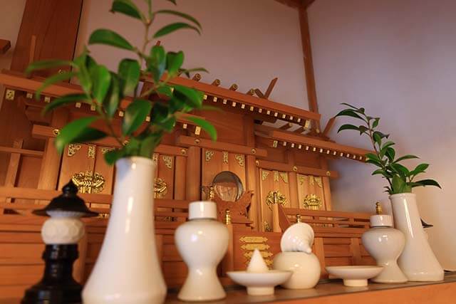 神棚掃除はいつやる？掃除の仕方と道具・注意点を詳しく解説