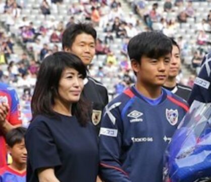 完全に父親の顔で久保建英を見てる長友先輩👀久保建英長友佑都日本代表takefusakubosamuraiblueTikTok