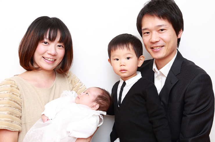 ママのお宮参りの服装はどう選ぶ？選び方のポイントや服装マナーをチェックお宮参りレンタル衣装は晴れ着の丸昌